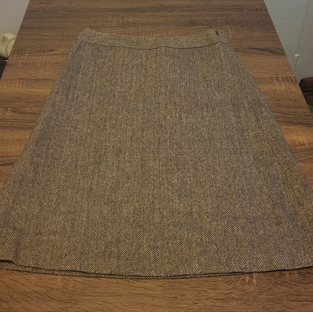 Eddie Bauer Classic Wool Skirt. Knee Length. Size 6